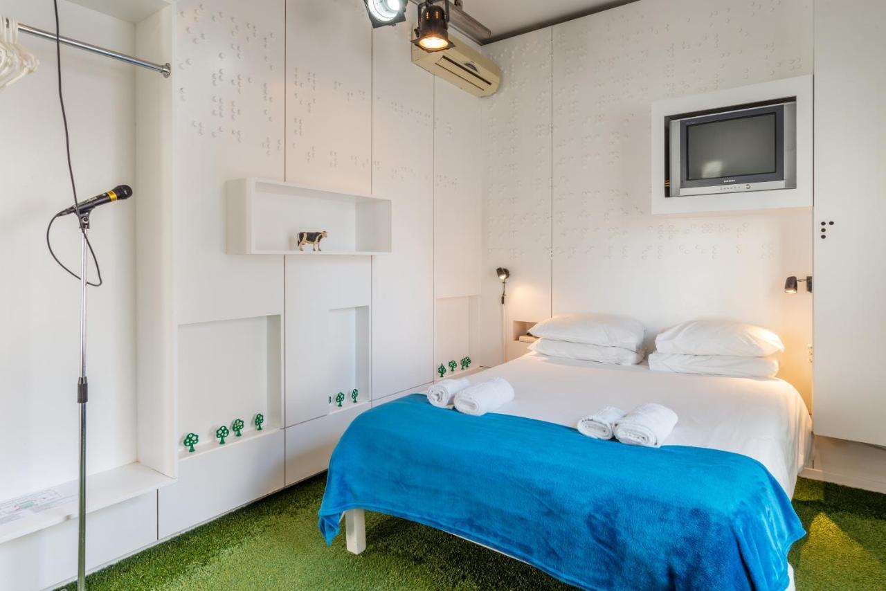 Daddy Long Legs Art Hotel 3*