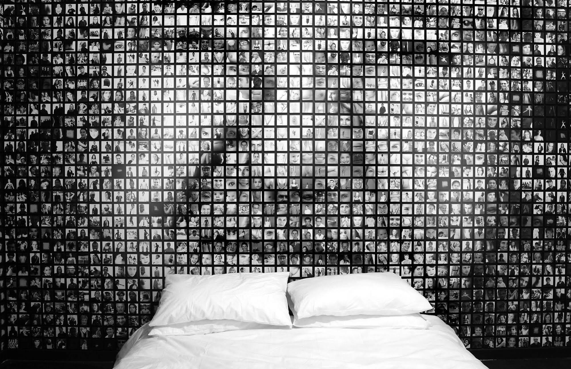 Hotel Daddy Long Legs Art